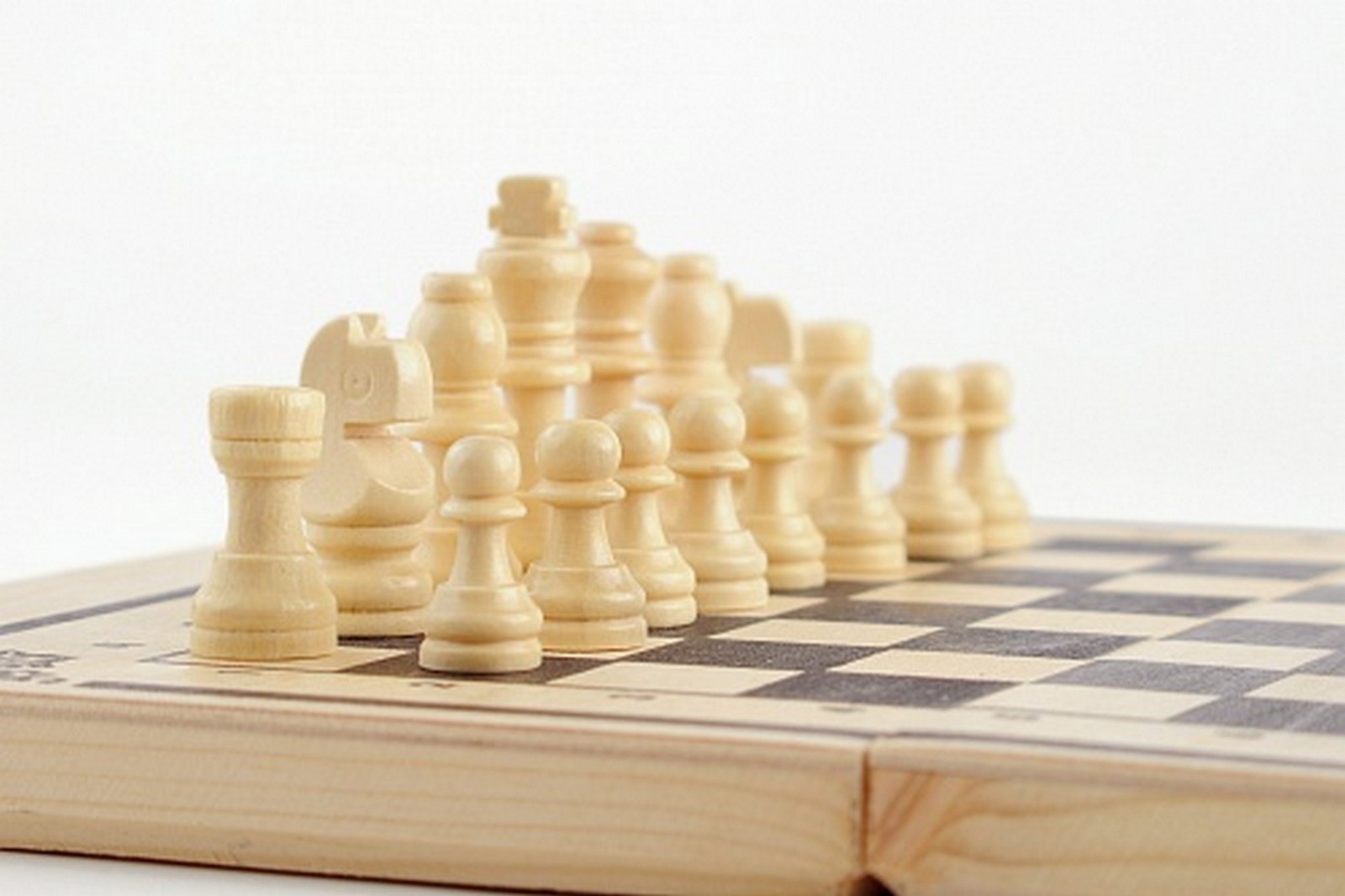 Шахматы походные лакированные 25x14,5x3,5 см 1600_1066