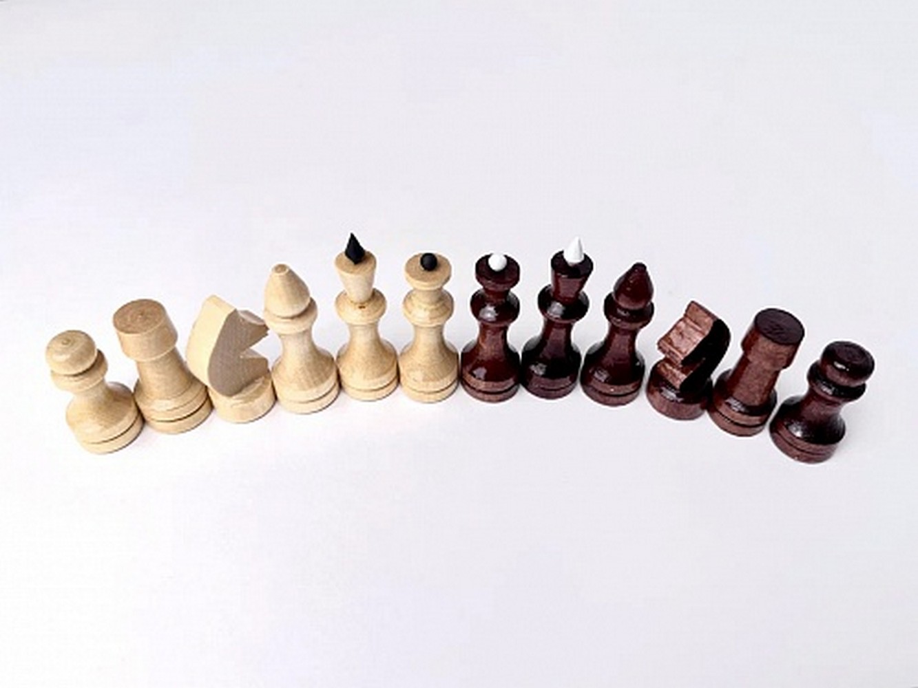 Шахматы обиходные лакированные с доской 29x14,5x3,8 1333_1000