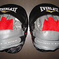 Лапы изогнутые mantis punch mitts красн/черн. Everlast 410000 120_120